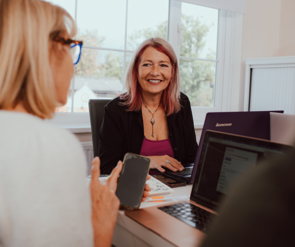 Supporting an employee during redundancy meeting